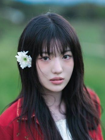 李守彬(sui(韓國女歌手,女子演唱組合KiiiKiii成員)) 李守彬(sui(韓國女歌手,女子演唱組合KiiiKiii成員))