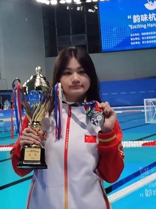 黃彬凌(中國女子水球運動員) 黃彬凌(中國女子水球運動員)