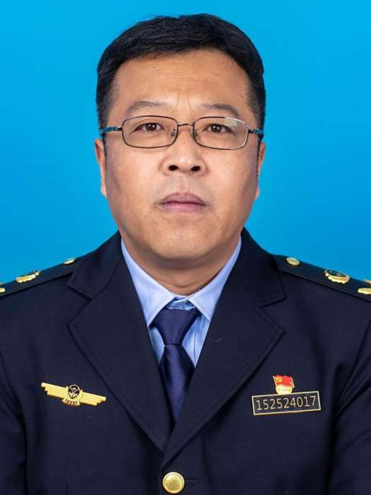 郝軍(內蒙古自治區錫林郭勒盟蘇尼特右旗應急管理局黨委委員) 郝軍(內蒙古自治區錫林郭勒盟蘇尼特右旗應急管理局黨委委員)