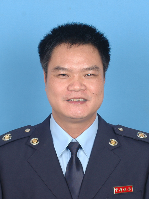 黃均權 黃均權