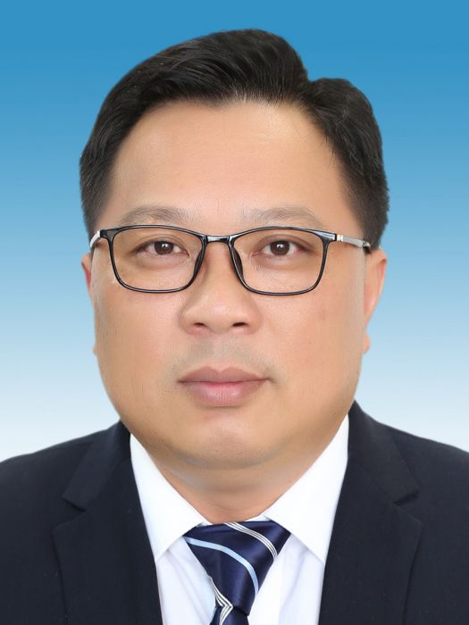 尹勝(湖南省寧鄉市審計局黨組成員、副局長) 尹勝(湖南省寧鄉市審計局黨組成員、副局長)