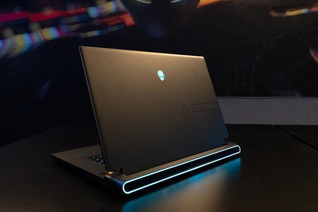 Alienware m17 R5 Alienware m17 R5