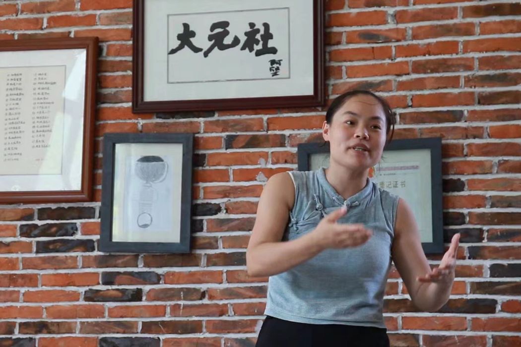 周燕(大元社文化藝術交流中心創始人) 周燕(大元社文化藝術交流中心創始人)