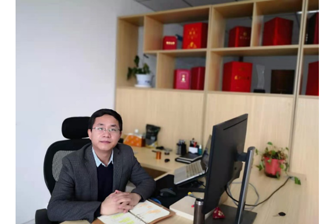 劉浪(西安科技大學教授) 劉浪(西安科技大學教授)