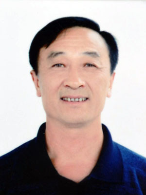 胡大亮(黃岡中學體育教研組長) 胡大亮(黃岡中學體育教研組長)