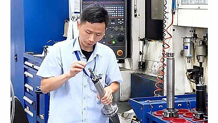 李露(湖南崇德科技股份有限公司工藝開發部高級工藝工程師) 李露(湖南崇德科技股份有限公司工藝開發部高級工藝工程師)