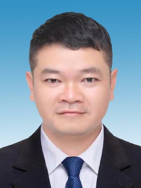 楊春潮(雲南省德宏州芒市人民政府辦公室黨組成員、副主任兼任市政府督查室主任) 楊春潮(雲南省德宏州芒市人民政府辦公室黨組成員、副主任兼任市政府督查室主任)