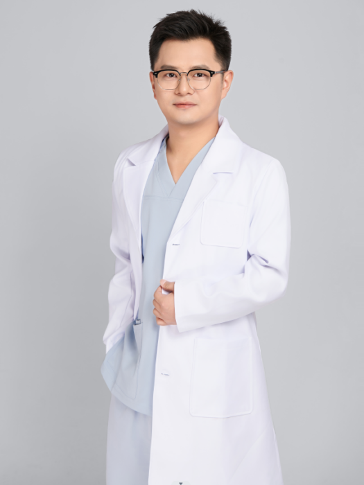 馬超群(成都高新熙月醫療美容執業醫生) 馬超群(成都高新熙月醫療美容執業醫生)