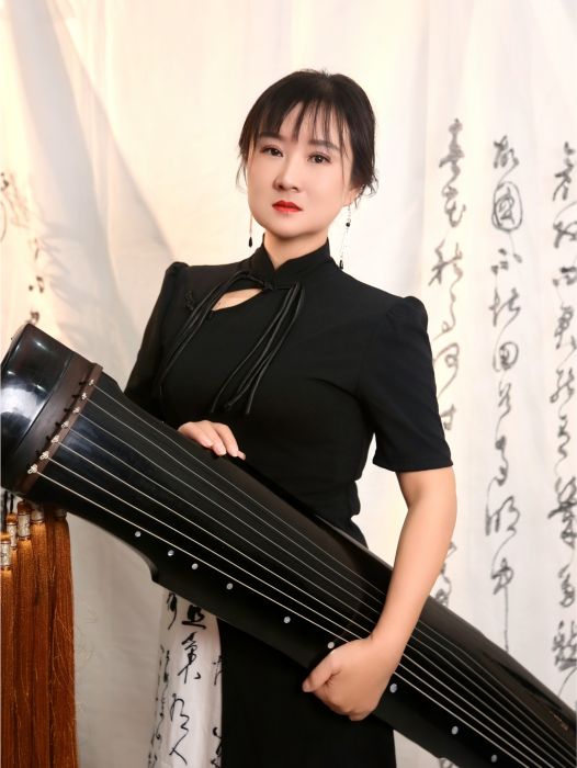 王婷(四川音樂學院中華傳統音樂研究院、古琴藝術研究中心主任助理) 王婷(四川音樂學院中華傳統音樂研究院、古琴藝術研究中心主任助理)