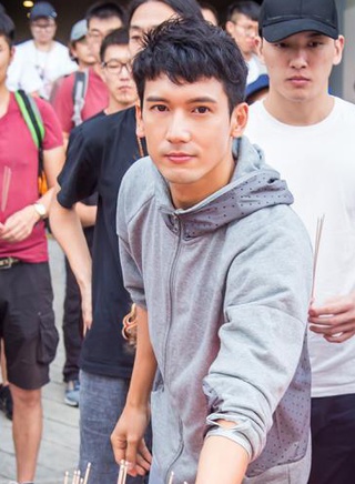 關智斌(kenny（香港藝人關智斌）)