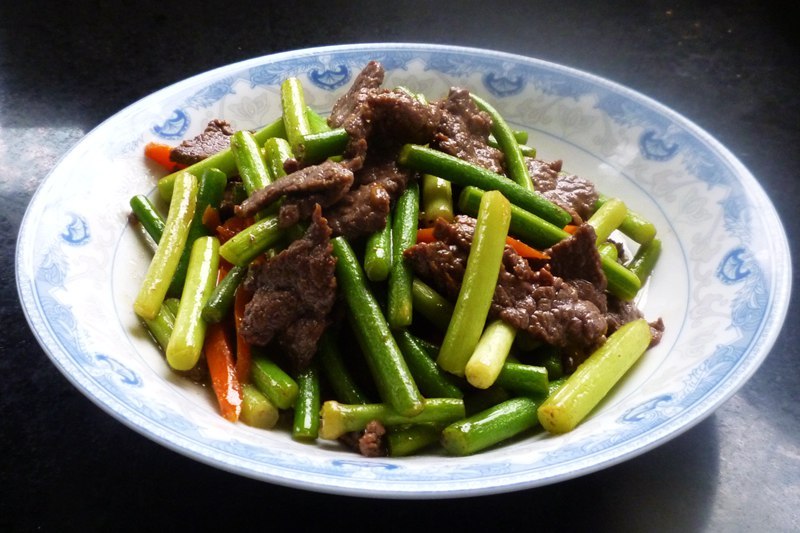 韭菜苔炒牛肉