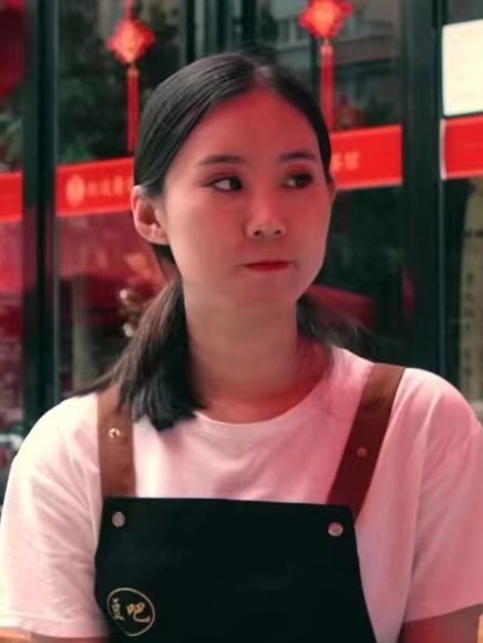 張曉曉(網路電影《李響進城》中的角色) 張曉曉(網路電影《李響進城》中的角色)