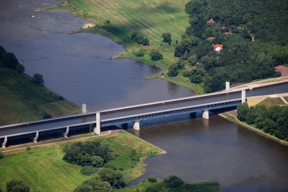馬格德堡水橋