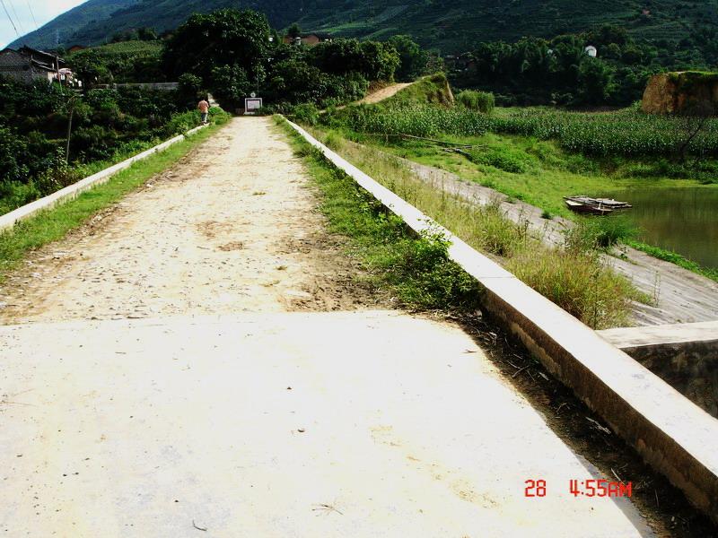 壩灣村村內道路