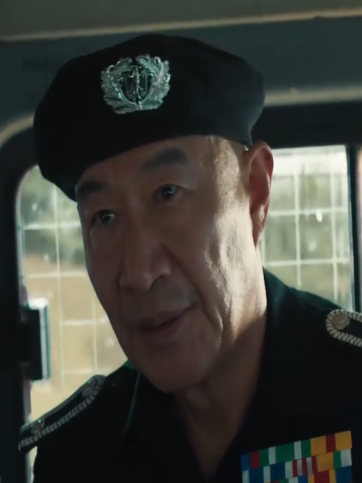 張霆(電影《大蛇5:怪獸都市》中的角色) 張霆(電影《大蛇5:怪獸都市》中的角色)