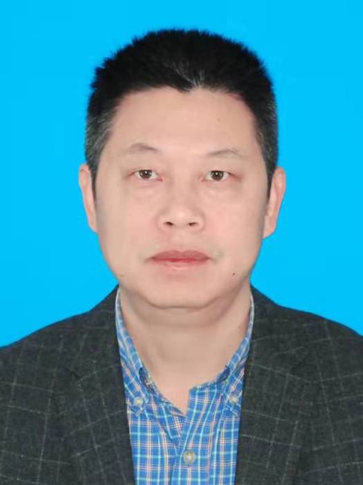 何彬(四川省崇州市人大常委會黨組成員、機關黨組書記) 何彬(四川省崇州市人大常委會黨組成員、機關黨組書記)