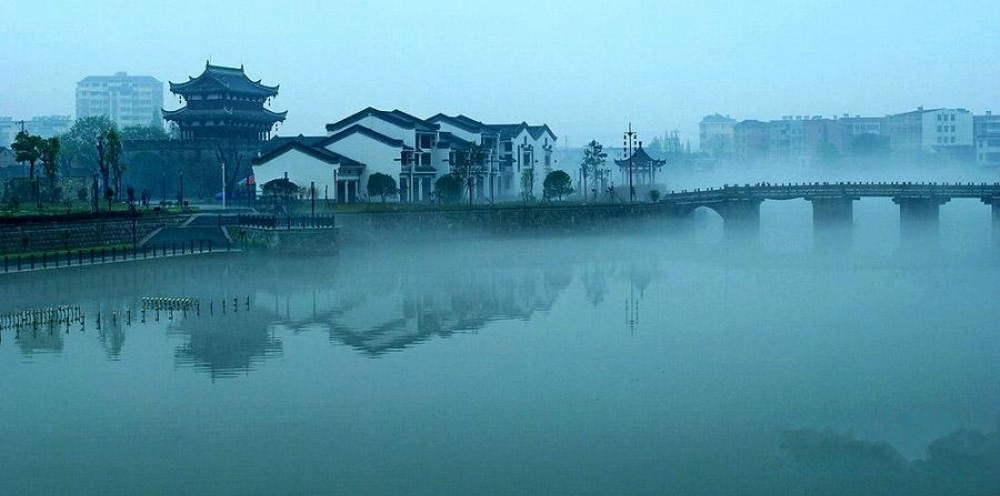 霧繞龍眠