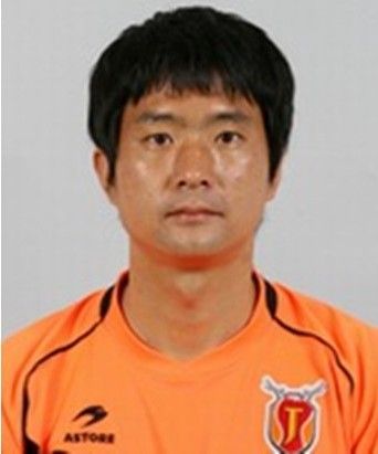 李東植(韓國職業足球運動員)