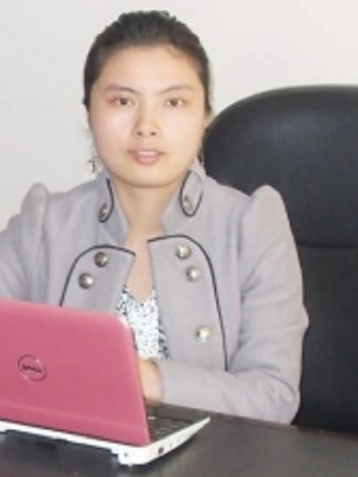李瑪麗(上饒良麗瑪瑙玉合成工藝廠總經理) 李瑪麗(上饒良麗瑪瑙玉合成工藝廠總經理)