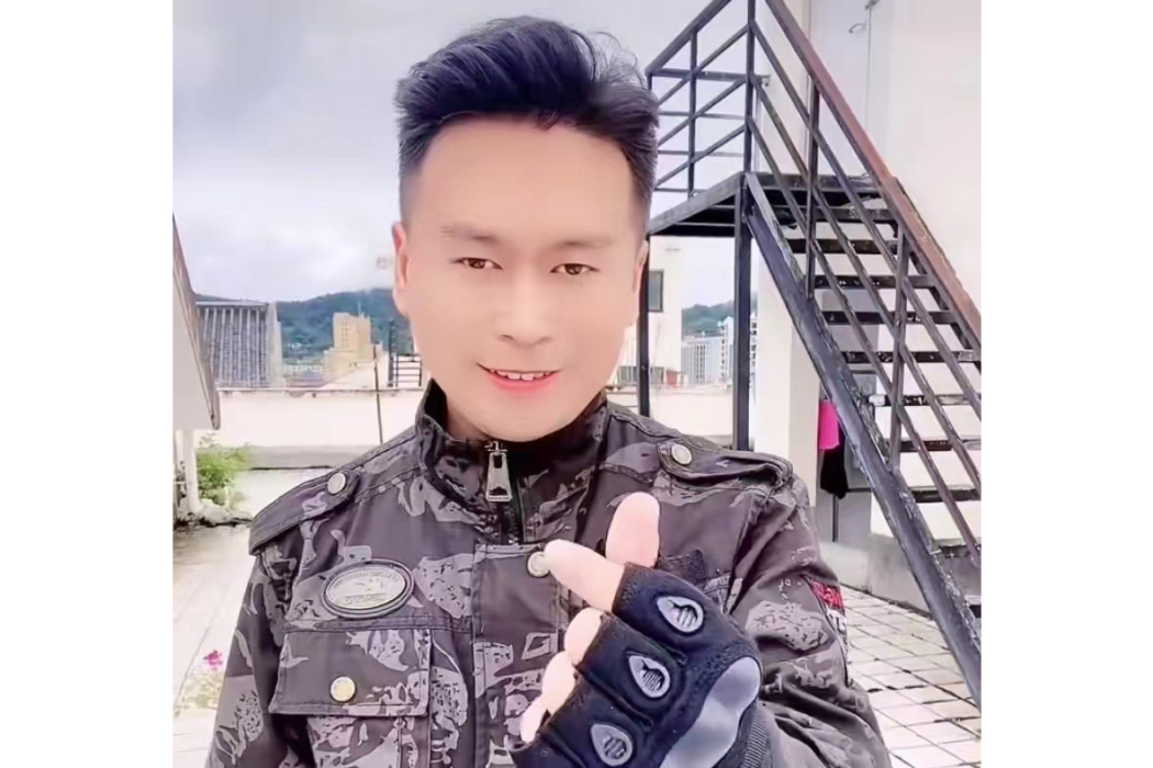 朱青山(歌手,十堰掌圈網路傳媒有限公司法人) 朱青山(歌手,十堰掌圈網路傳媒有限公司法人)