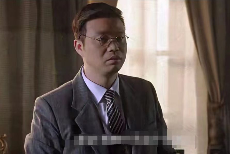 黃少峰(諜戰劇《鋒刃》中的角色) 黃少峰(諜戰劇《鋒刃》中的角色)