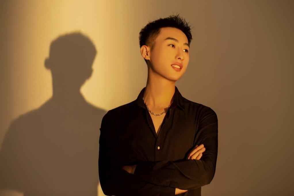 趙志強(山西師範大學音樂學院舞蹈系教師) 趙志強(山西師範大學音樂學院舞蹈系教師)