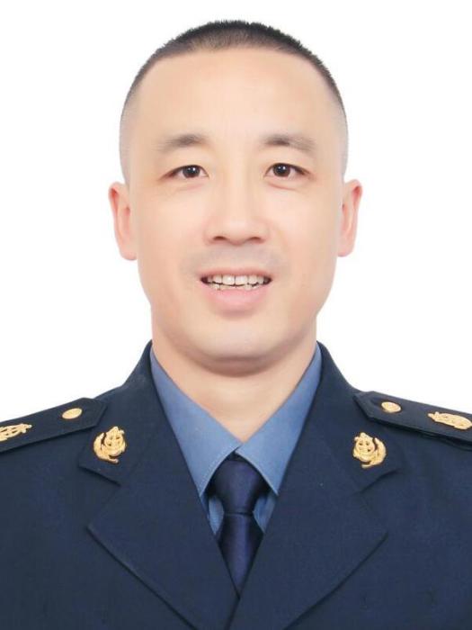 鄔小兵(湖北省松滋市交通運輸局黨組成員、副局長) 鄔小兵(湖北省松滋市交通運輸局黨組成員、副局長)
