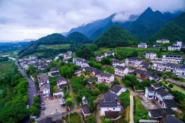 新石村(湖南省婁底市雙峰縣青樹坪鎮下轄行政村) 新石村(湖南省婁底市雙峰縣青樹坪鎮下轄行政村)