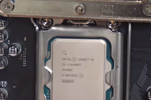 Intel 酷睿 i5 13600KF Intel 酷睿 i5 13600KF