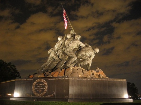 美國海軍陸戰隊戰爭紀念碑雕塑
