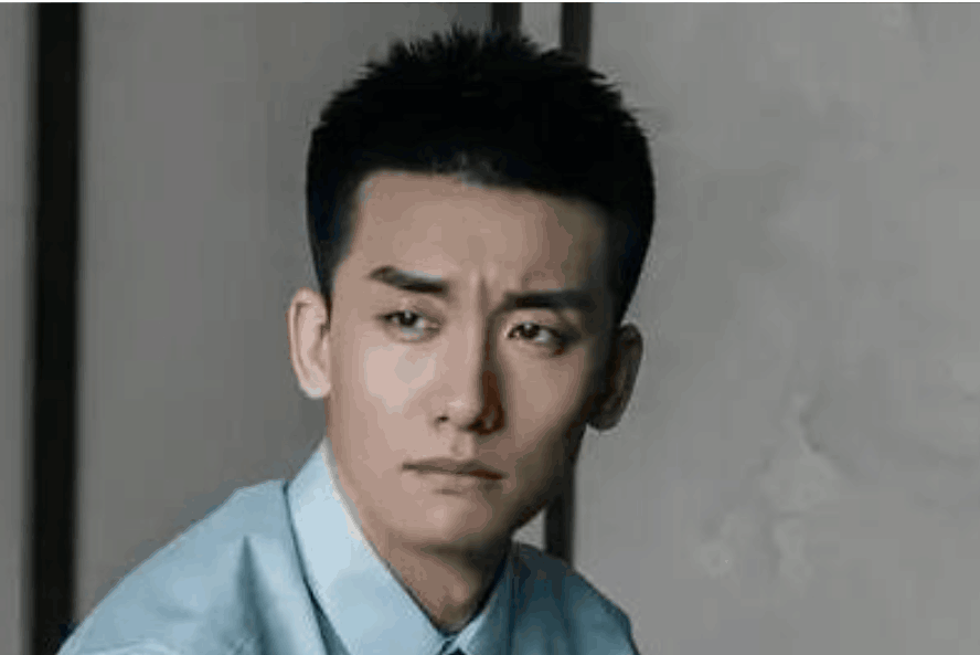 林禾(電視劇《我在香港遇見他》中的男配角) 林禾(電視劇《我在香港遇見他》中的男配角)
