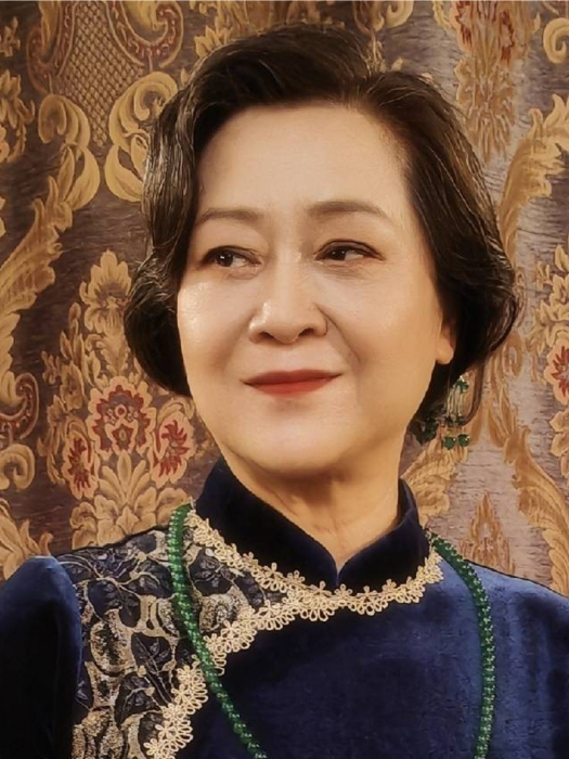 鄢亞英