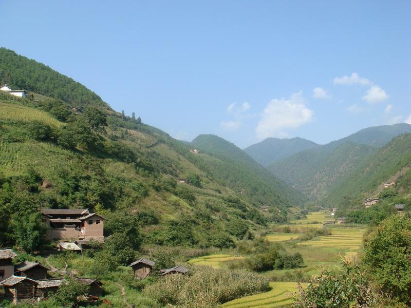龍飛村(雲南省大理州雲龍縣諾鄧鎮下轄村) 龍飛村(雲南省大理州雲龍縣諾鄧鎮下轄村)