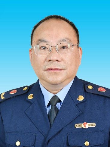 晏鵬(貴州省赤水市市場監督管理局黨組書記、局長) 晏鵬(貴州省赤水市市場監督管理局黨組書記、局長)
