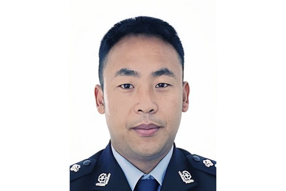 楊小兵(四川涼山冕寧縣公安局澤遠派出所原輔警) 楊小兵(四川涼山冕寧縣公安局澤遠派出所原輔警)