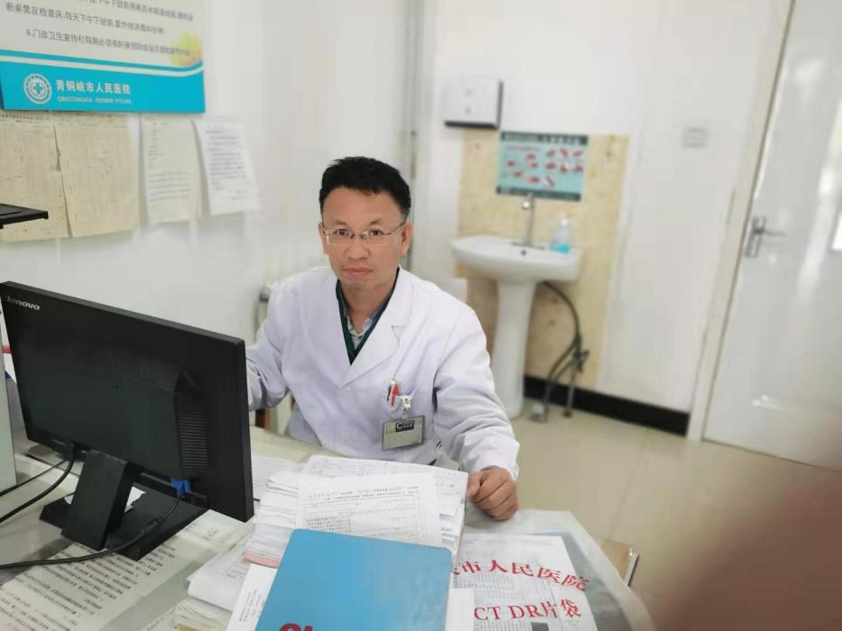 張彥平(吳忠市青銅峽市人民醫院感染科主任) 張彥平(吳忠市青銅峽市人民醫院感染科主任)