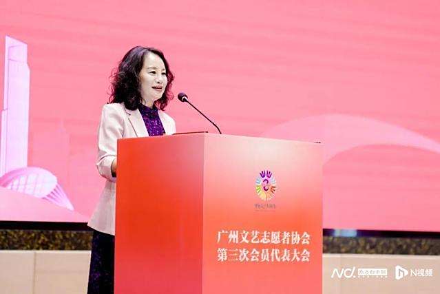 鐘暉(廣州文藝志願者協會主席) 鐘暉(廣州文藝志願者協會主席)