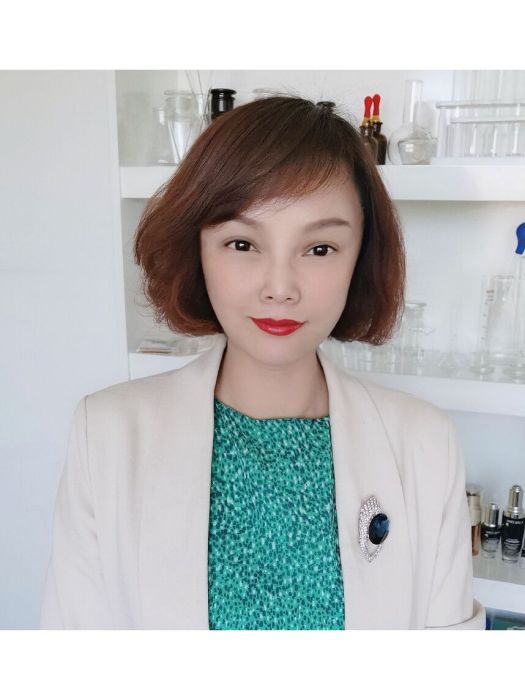 歐陽(化妝品配方師、護膚品科普類美妝博主) 歐陽(化妝品配方師、護膚品科普類美妝博主)