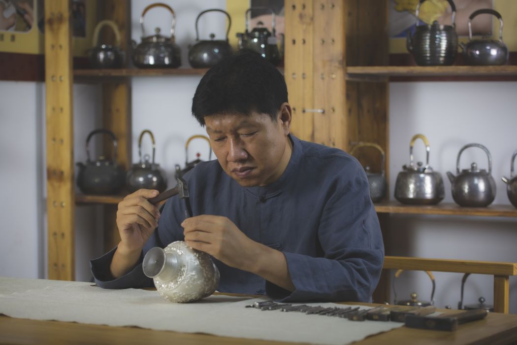王亞強(洛陽唐藝金銀器博物館館長) 王亞強(洛陽唐藝金銀器博物館館長)