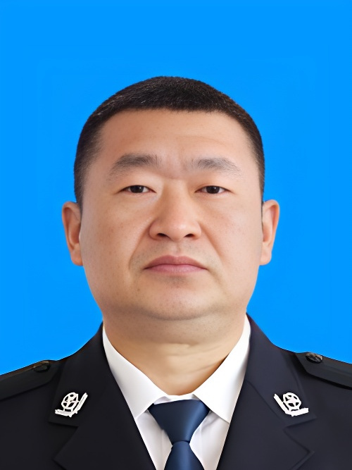 王新軍(新疆維吾爾自治區塔城地區行署副專員、公安局局長、督察長) 王新軍(新疆維吾爾自治區塔城地區行署副專員、公安局局長、督察長)