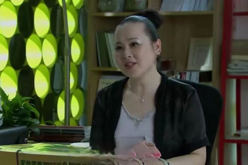 李元香(家庭倫理劇《鐘點工們》中的角色) 李元香(家庭倫理劇《鐘點工們》中的角色)