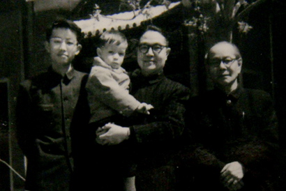 厲聲教(左)與倪征燠(中)和劉澤榮