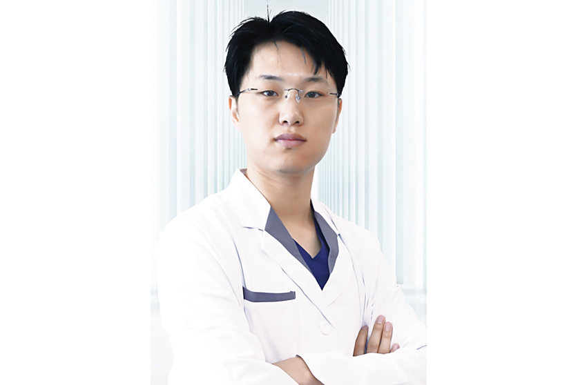 郁天偉 郁天偉