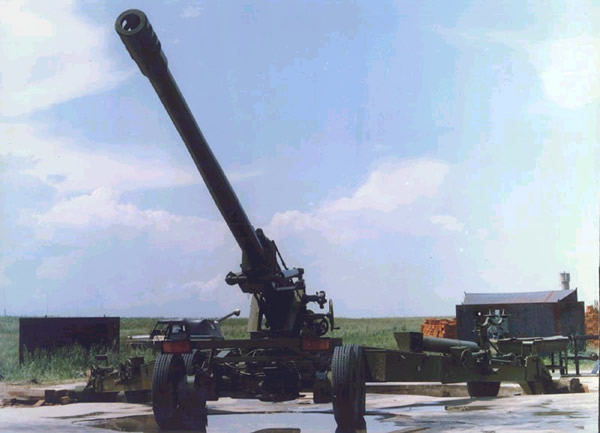 中國PLL01型155毫米牽引式加農榴彈炮