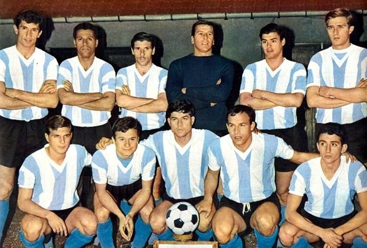 阿根廷隊66年世界盃合影-前排左一為索拉里