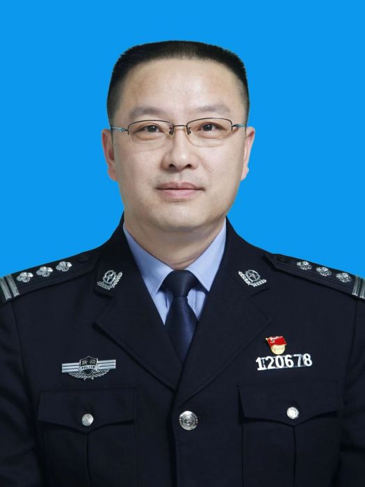 龐欣(新疆維吾爾自治區鄯善縣公安局經濟犯罪偵查大隊教導員) 龐欣(新疆維吾爾自治區鄯善縣公安局經濟犯罪偵查大隊教導員)