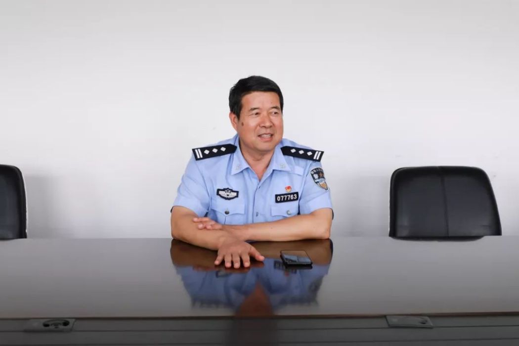 張成虎(臨沂市公安局交通警察支隊直屬二大隊大隊長) 張成虎(臨沂市公安局交通警察支隊直屬二大隊大隊長)