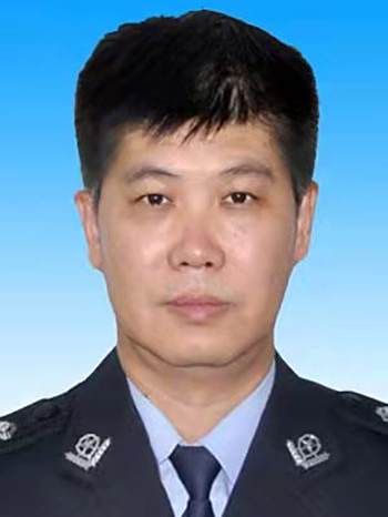 孫世明(吉林省白山市公安局黨委委員,渾江區人民政府副區長) 孫世明(吉林省白山市公安局黨委委員,渾江區人民政府副區長)
