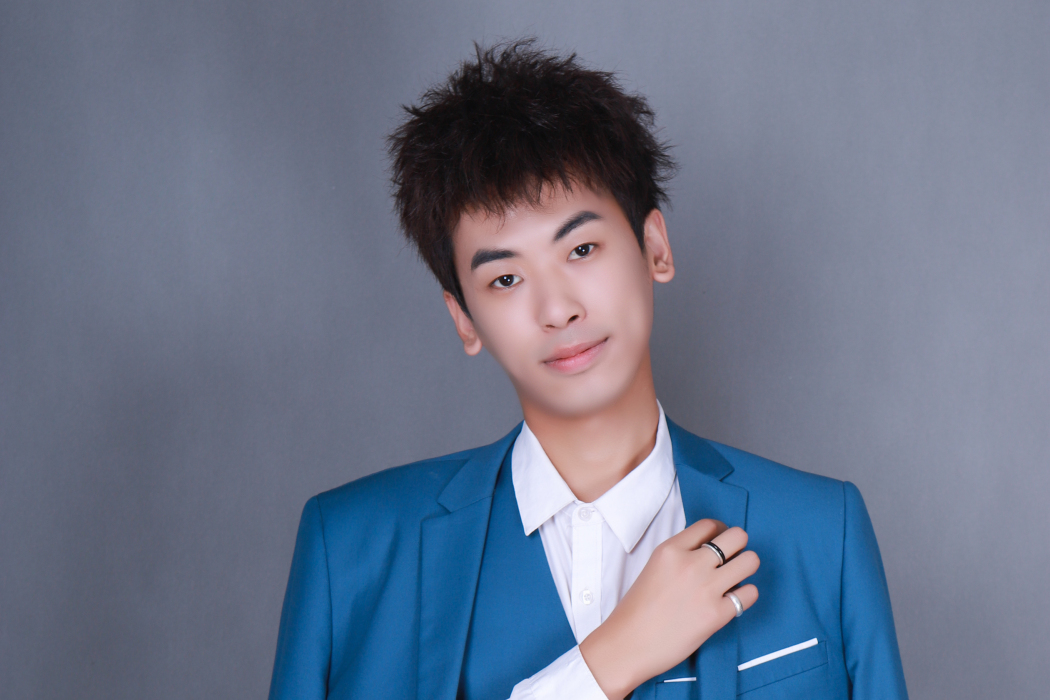 張闊(國家語言藝術研究中心教研員) 張闊(國家語言藝術研究中心教研員)