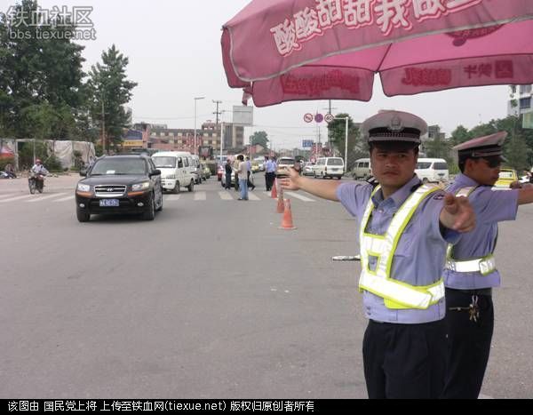 楊占彪(綿竹市公安局交警大隊副大隊長) 楊占彪(綿竹市公安局交警大隊副大隊長)